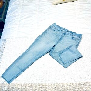 SALE!- SIZE 14 skinny jeans. Ankle length